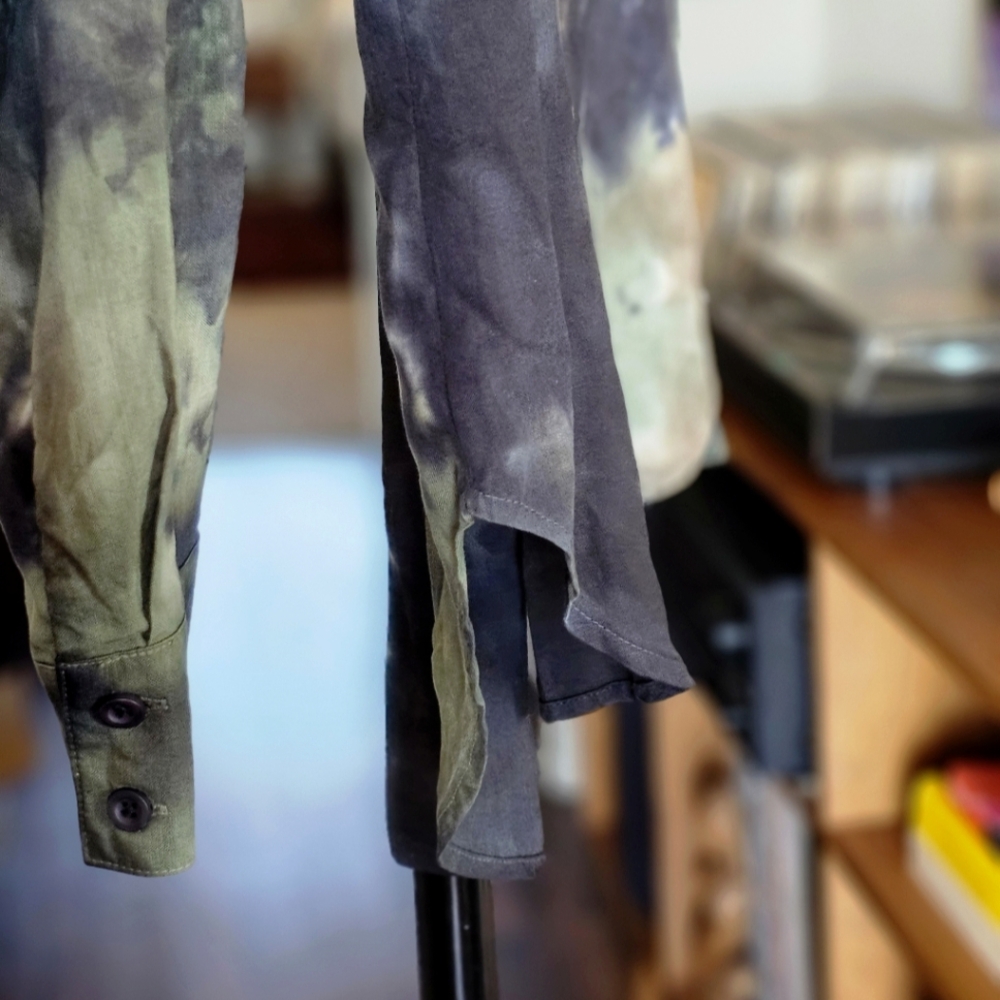 Cloth & Stone x Anthropologie Tie-Dye Button-Down Shirt - Picture 4 of 7